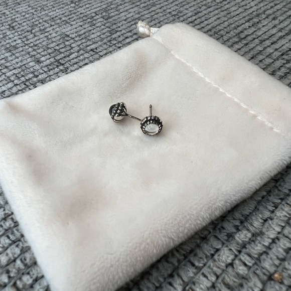 Pandora June Birthstone earrings - Picture 5 of 5